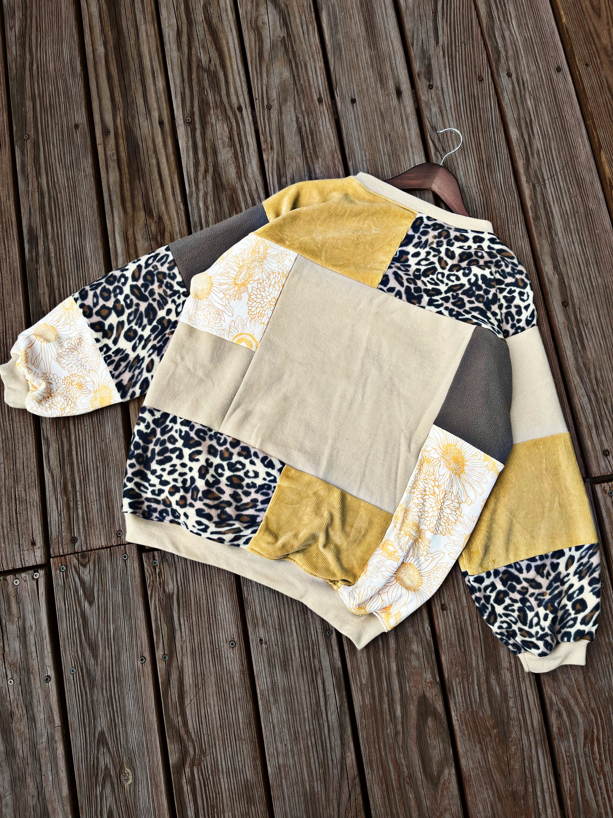 Daisies & Daggers patchwork crewneck (L/XL)