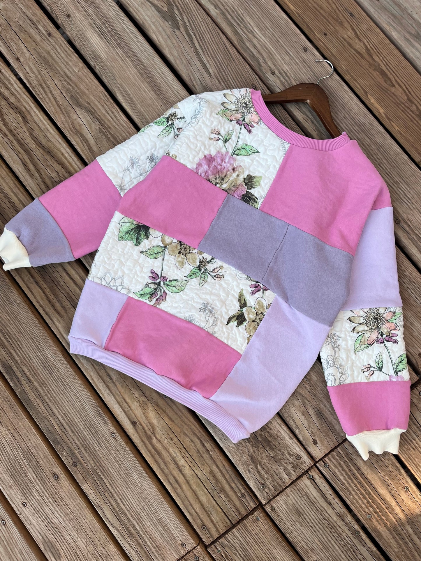 Lilac Garden patchwork crewneck (M)