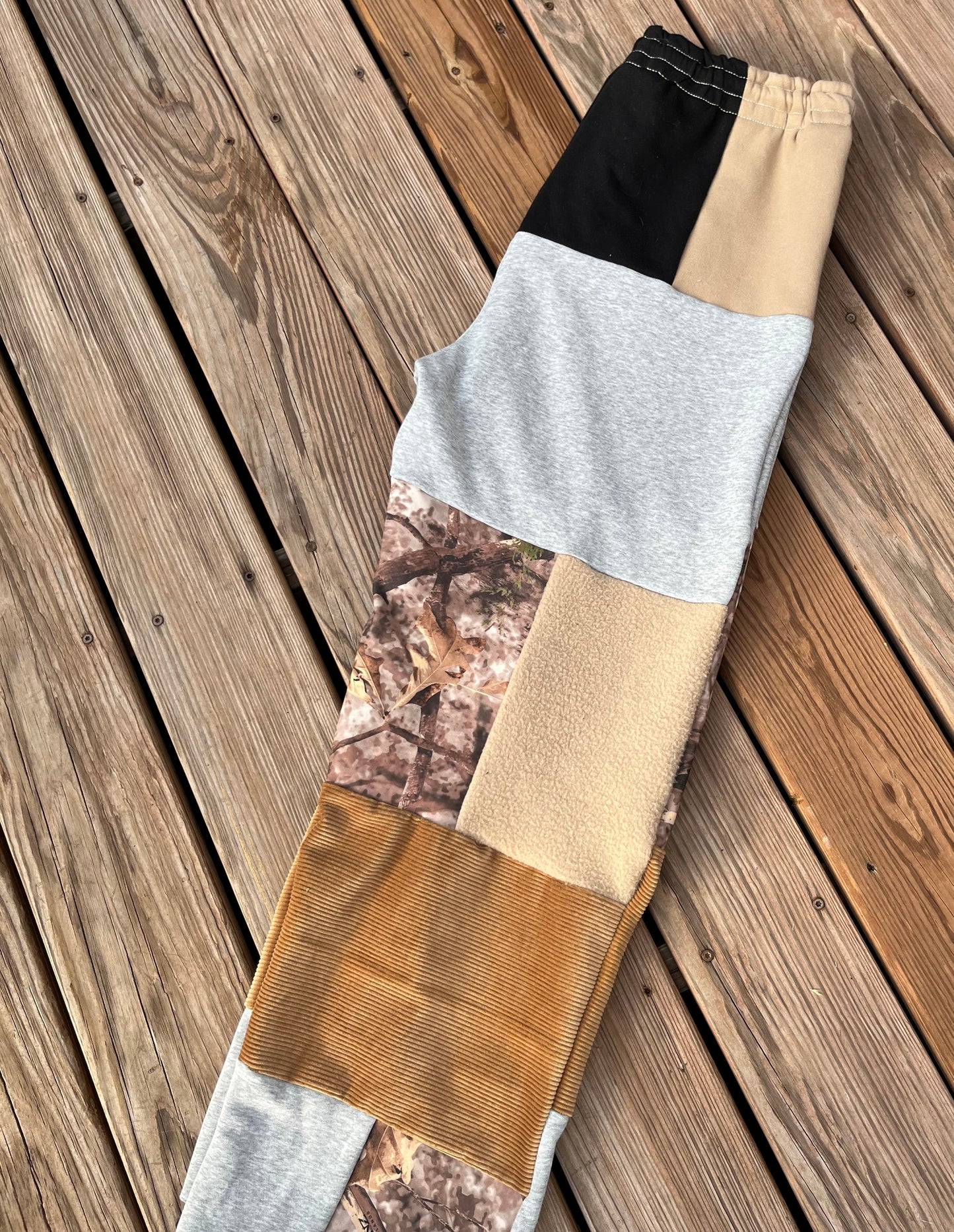 Campfire corduroy patchwork sweatpants (L/XL)