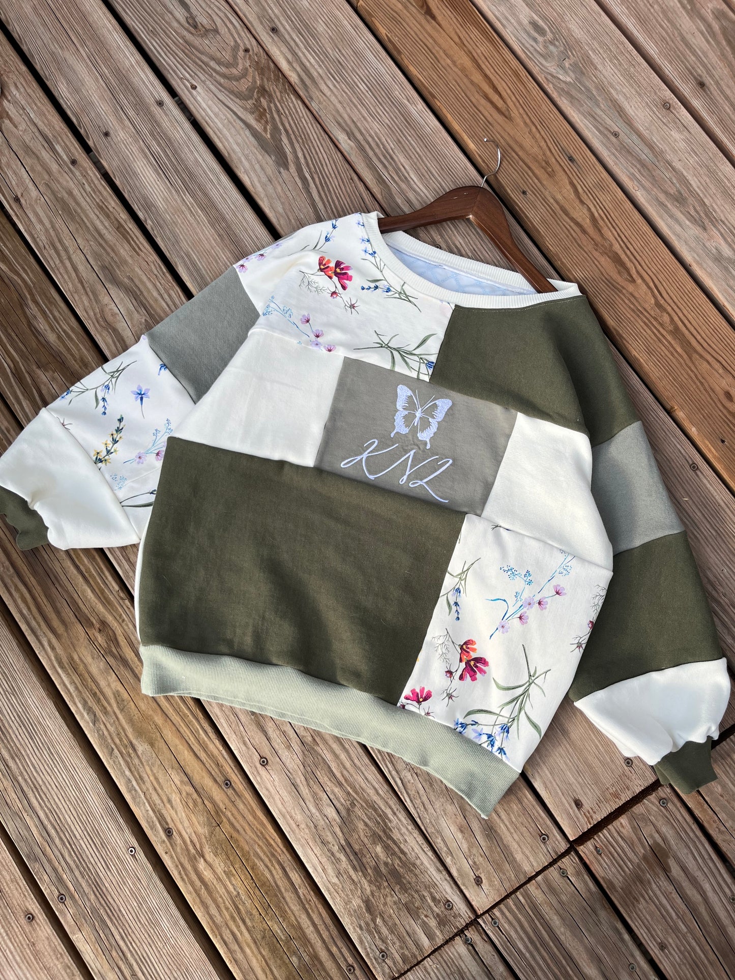 Olive and bloom patchwork crewneck (XL)