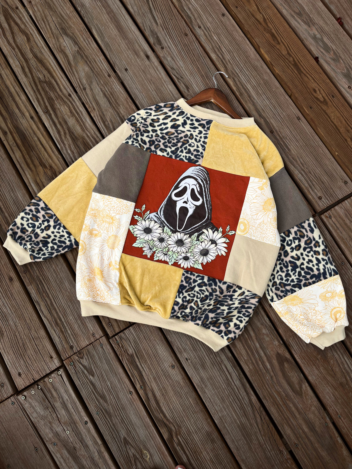Daisies & Daggers patchwork crewneck (L/XL)