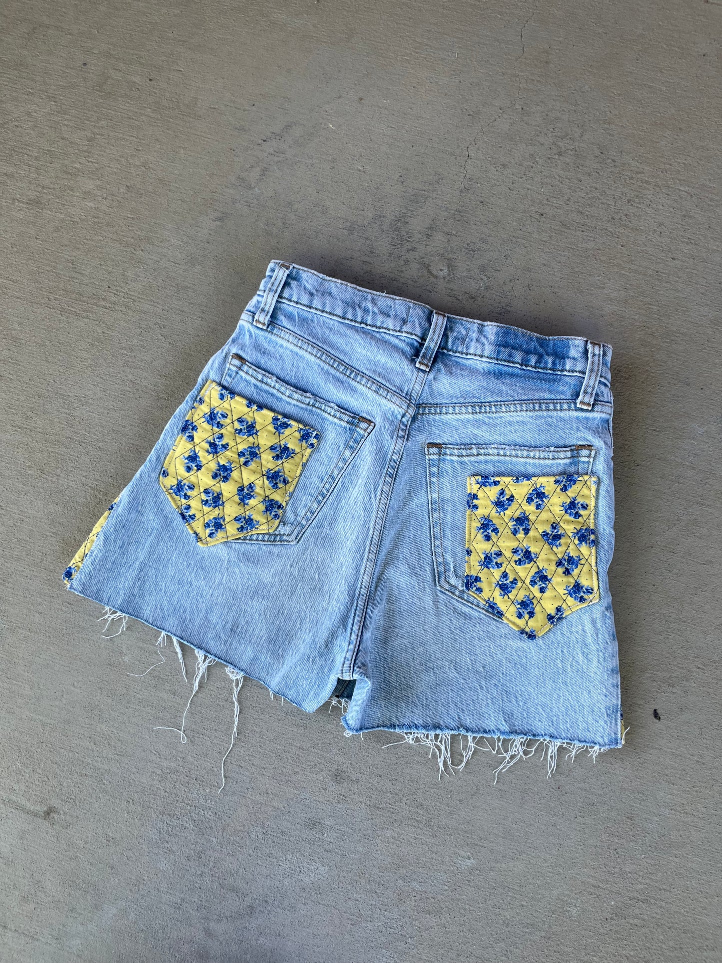 Golden meadow denim shorts (28/6)