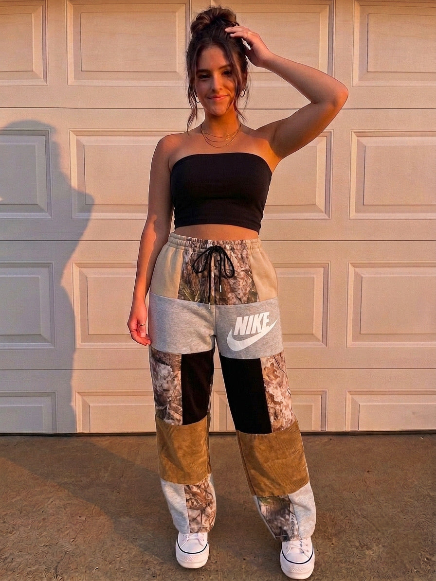 Campfire corduroy patchwork sweatpants (L/XL)